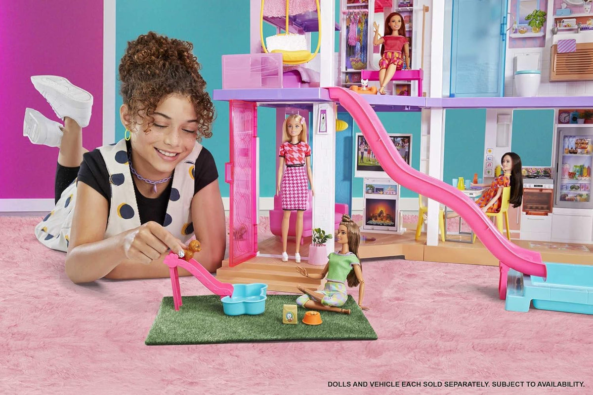 Barbie Casa de Muñecas Dreamhouse - con Piscina, Tobogán y Ascensor - Luces y Sonido - 75+ Piezas - 104 x 109 cm - Regalo para Niños de 3-7 Años, GRG93