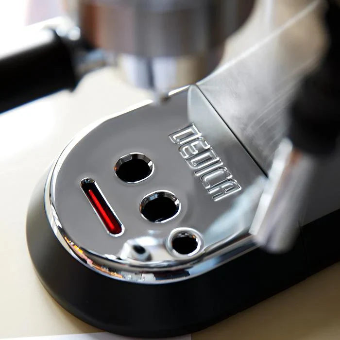 DeLonghi Dedica Style Espressomaschine EC685