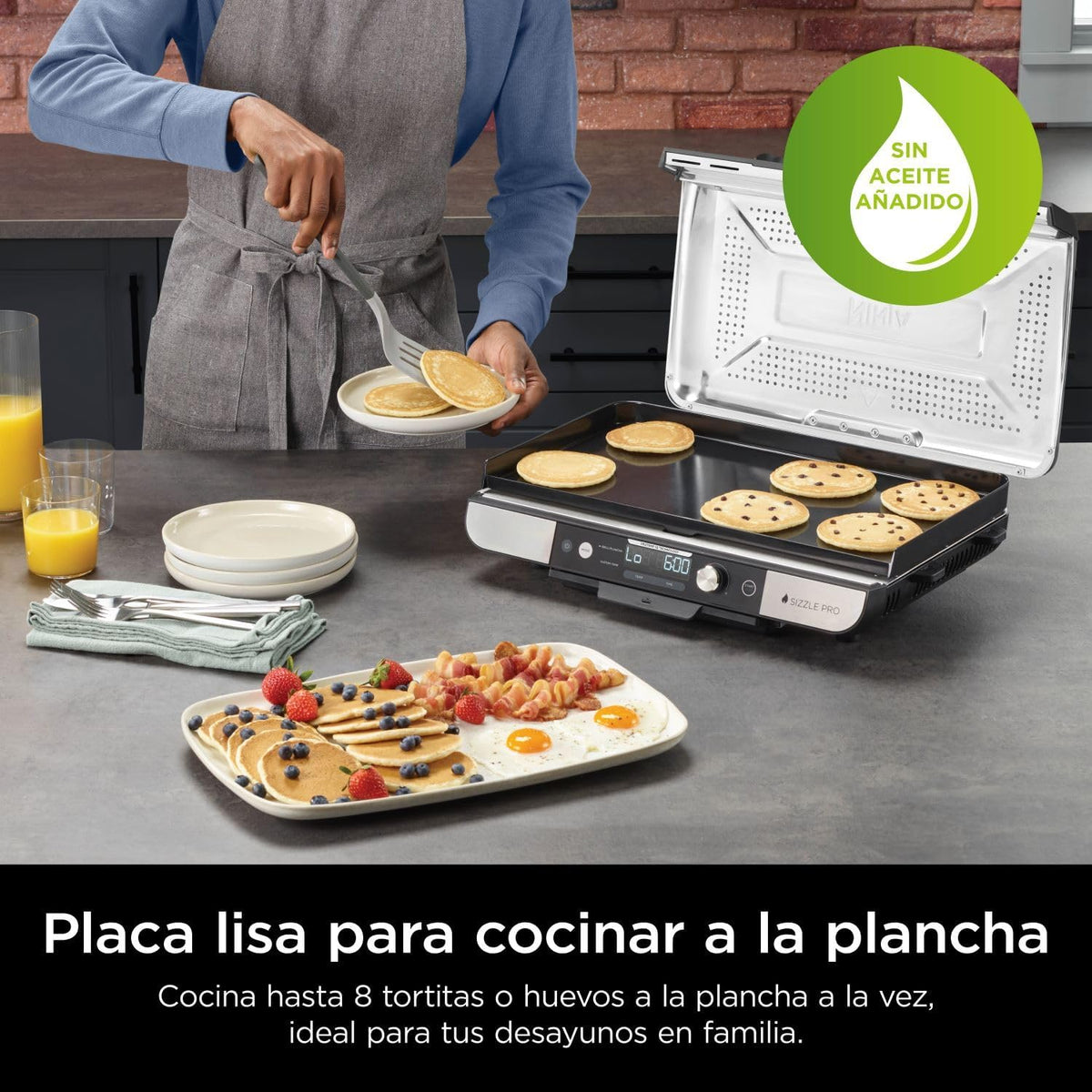 Ninja Sizzle Pro XL Indoor Grill und Bratplatte mit antihaftbeschichteter Keramik-Grill- und Bratplatte, abnehmbarem Deckel, Fettauffangschale und Rezeptheft, Silber/Schwarz GX101EU