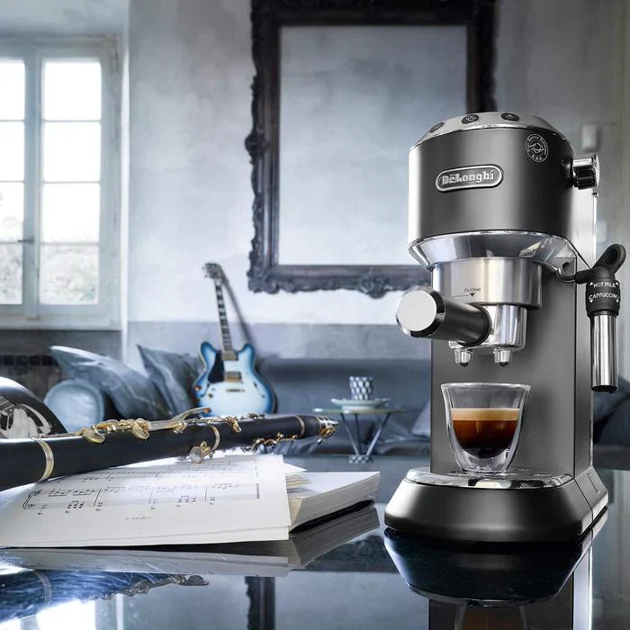 DeLonghi Dedica Style Espressomaschine EC685