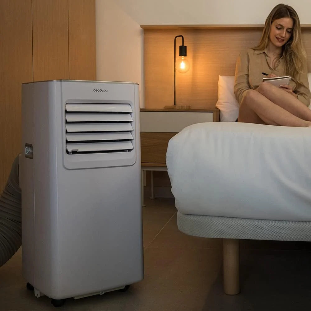 Cecotec Aire Acondicionado Portátil con Mando a Distancia ForceClima 7100. 7000 BTU, Bajo Consumo, Pantalla LED, 4 Modos, 2 Velocidades, Cobertura 15-20m2