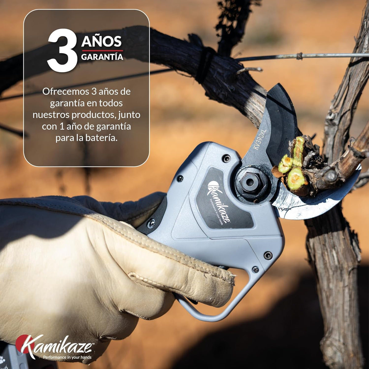 KAMIKAZE KV390 Professionelle elektrische Astschere mit 21,6V Lithium-Akku, Ø35mm Schnitt, 2 Akkus und Dreifachladegerät, Smart Display, Wartungskit und Transportkoffer