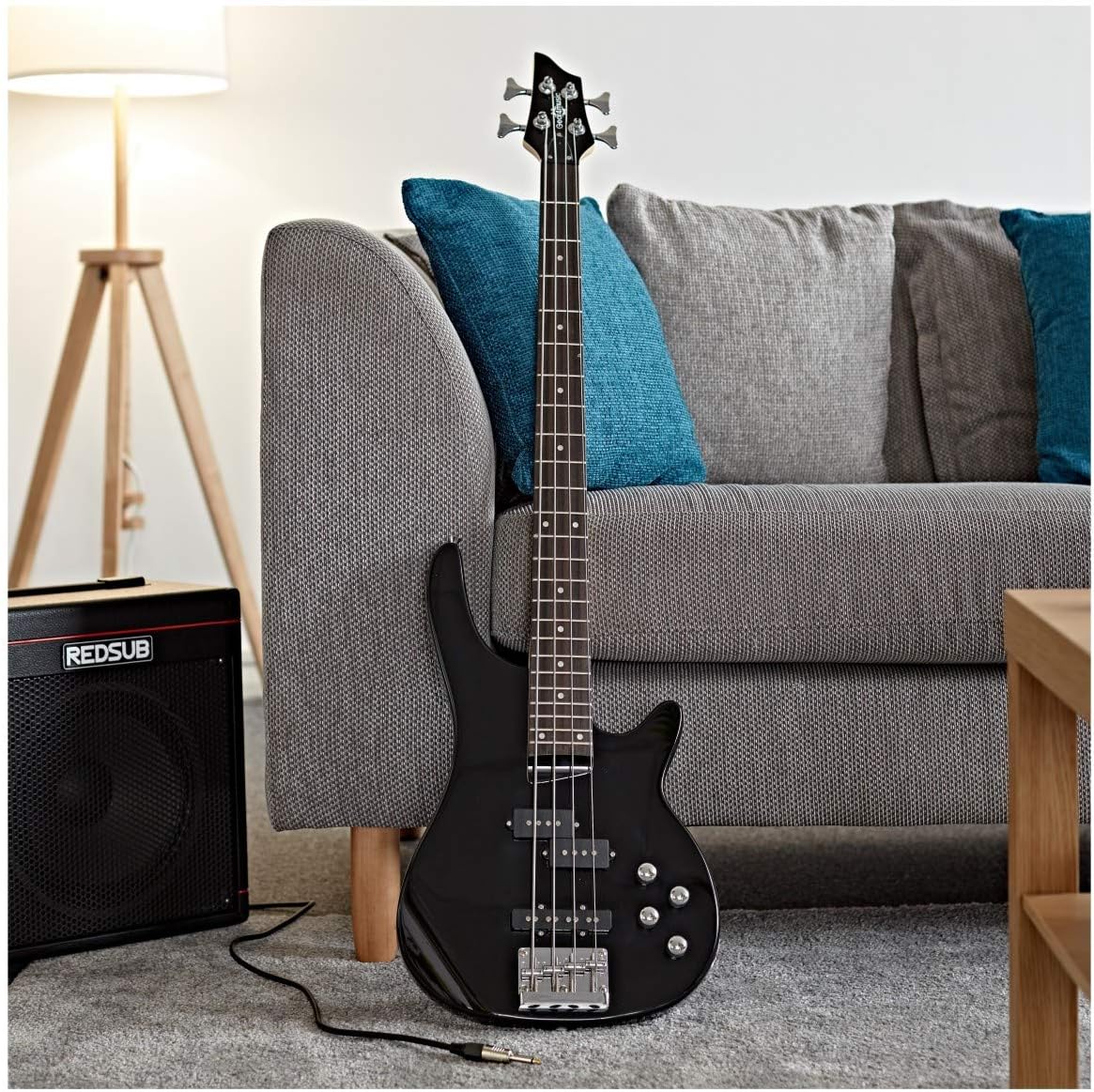 Gear4music Chicago E-Bass-Gitarre mit 15-W-Verstärker, 4 Saiten, schwarz