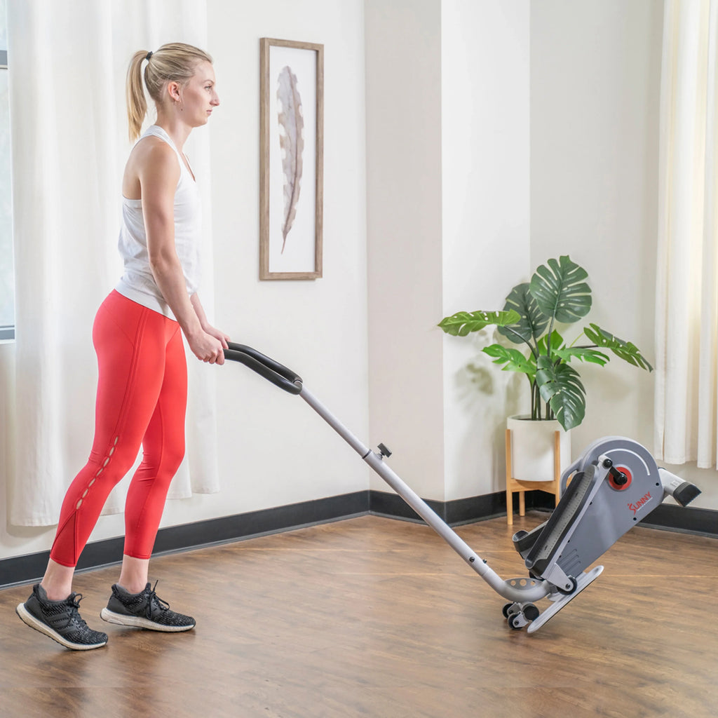 Sunny Health & Fitness Elíptica magnética compacta con manillar – stepper portátil para entrenamiento en casa, modelo SF-E3988.