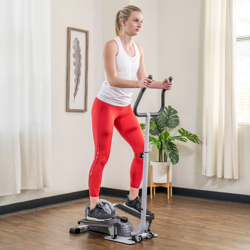 Sunny Health & Fitness Elíptica magnética compacta con manillar – stepper portátil para entrenamiento en casa, modelo SF-E3988.