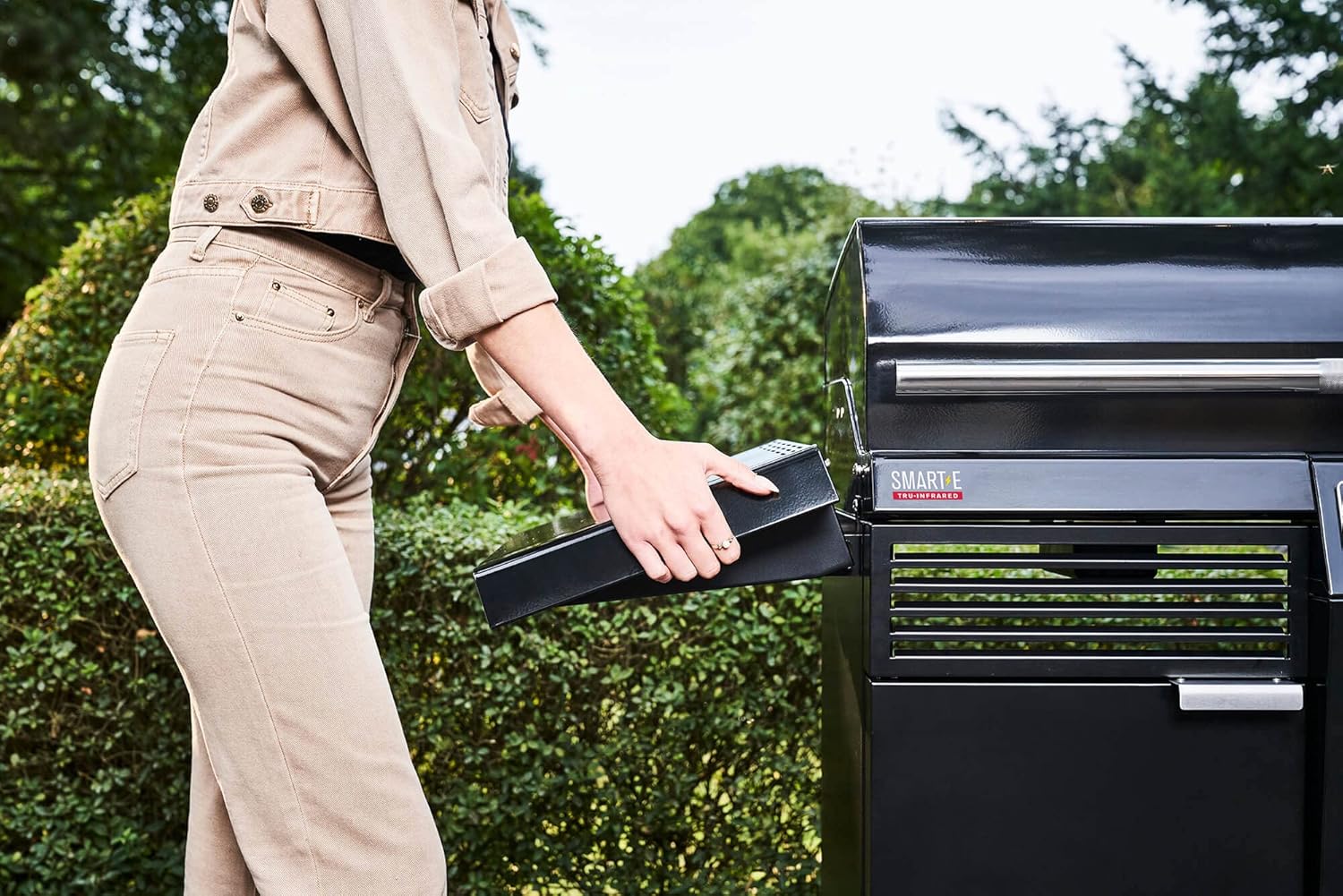 Char-Broil SMART-E Elektrogrill – Grill mit E-POWER 90–370°C, präziser Temperaturkontrolle, Reinigungsfunktion – Optimal für Kochen im Freien, Garten und Terrasse
